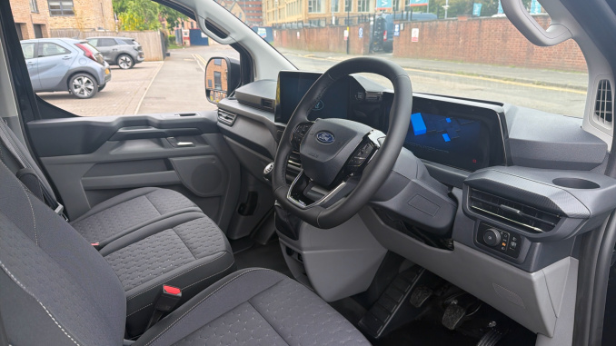 Ford Transit Custom 280 L2 Diesel Fwd 2.0 EcoBlue 136ps H1 Van Limited - Image 6
